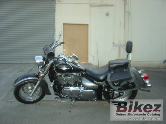 2005 Suzuki Boulevard C50 photo
